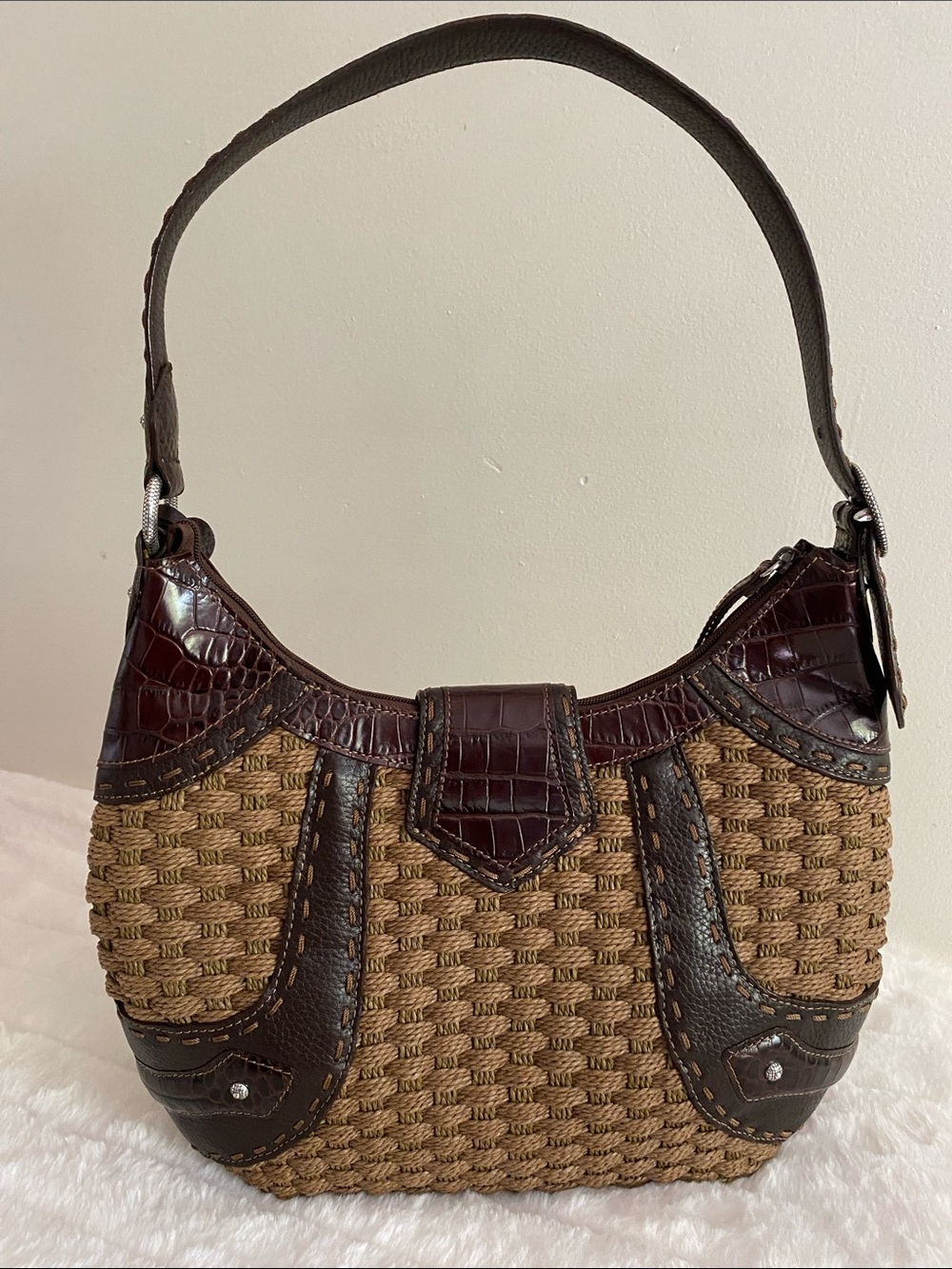 Brighton Brown Jute and Leather Woven Shoulder Bag In Tan and Brown - Picture 4 of 17